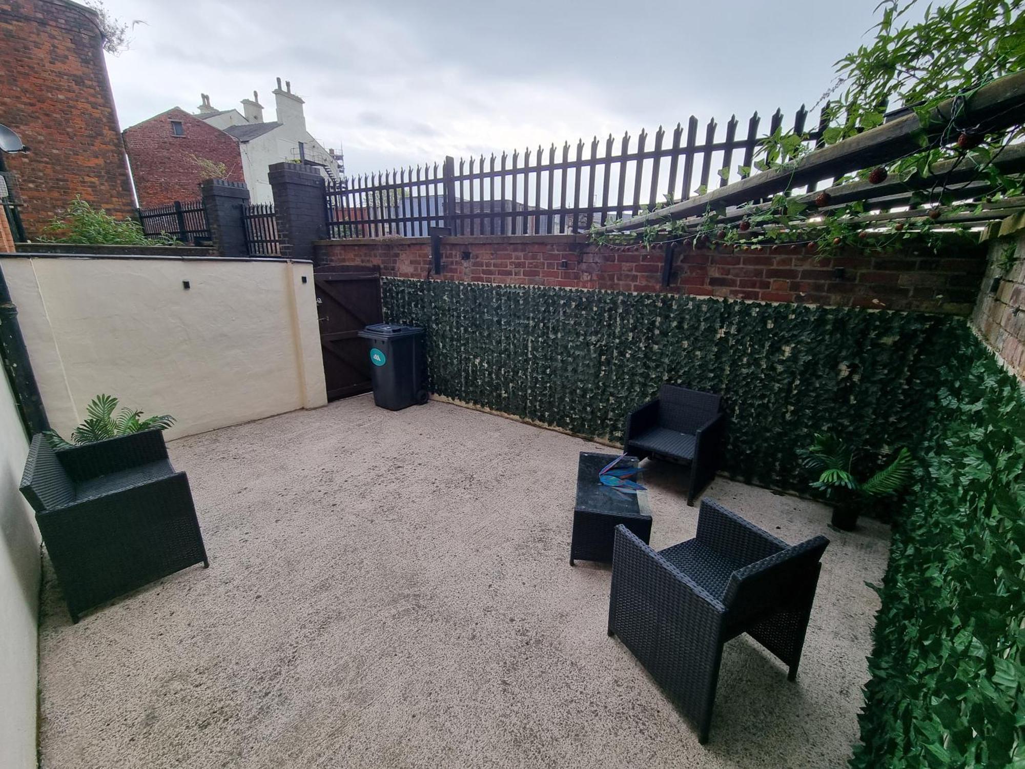 בארו אין פרנס Spacious 2 Bed Appartment Next To Bae With Spa Bath מראה חיצוני תמונה